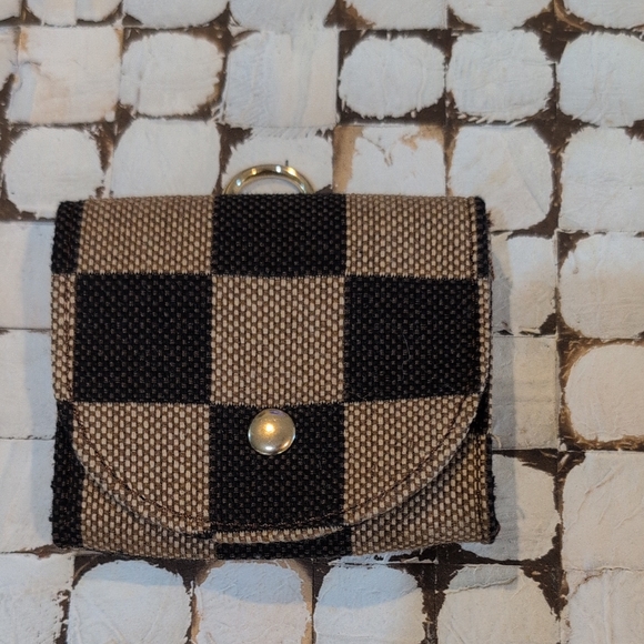 Chic Checkered Women's Wallet in Black and Tan - Picture 1 of 7